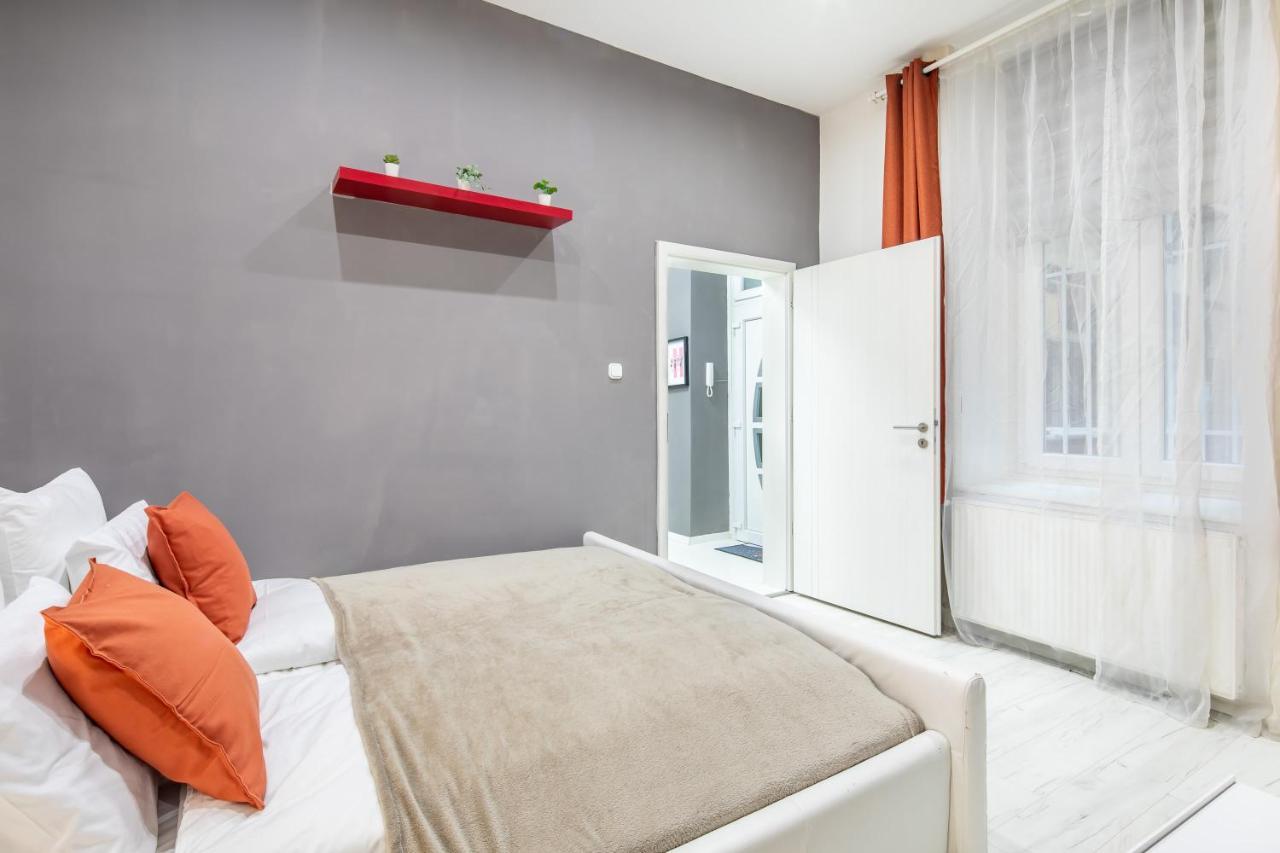 Cozy & Central Apartment With 2-Bedroom Budapest Exterior foto